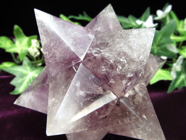 虹入り アメジストファントム 紫水晶 アステロイド 小星型12面体 置物