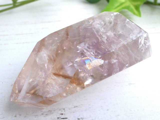 ブラックライトで蛍光 パウエライト ファントム アメジスト ポリッシュ