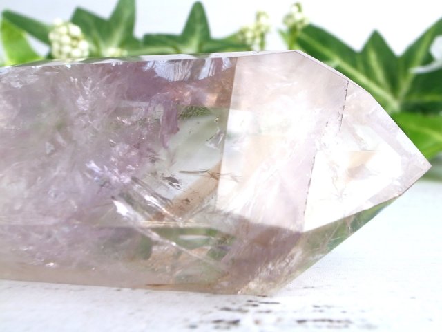 ブラックライトで蛍光 パウエライト ファントム アメジスト ポリッシュ