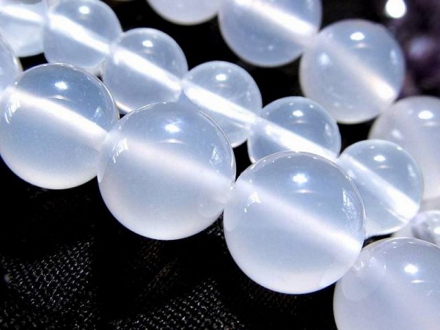 激安宣言 3A 約12mm珠 ホワイトカルセドニー 白玉髄 一連 約37-39cm ブラジル産 geki パワーストーン 天然石