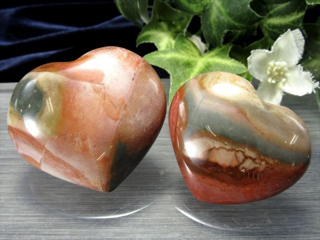 唯一無二の模様 ポリクロームジャスパー ハート型タンブル 1個売り 重さ25g-40g 芸術的な模様と色彩 母なる大地の癒やしと力 マダガスカル産