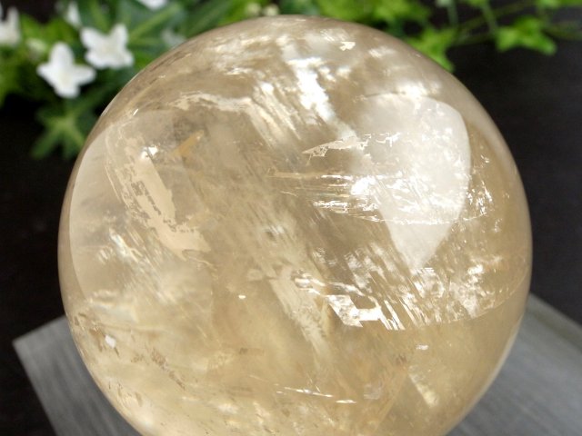 別格 透明 虹入り 4A ゴールデン カルサイト 丸玉 台座付 直径79mm 重さ744g 繁栄と成功の象徴 丸玉置物 一点もの メキシコ産