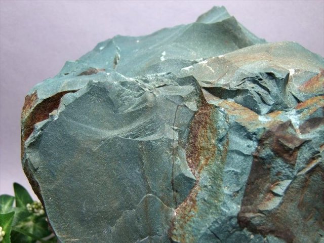 大特価 特大 出雲石 碧玉 原石 2344g 幅180mm 大地のパワーを感じる石