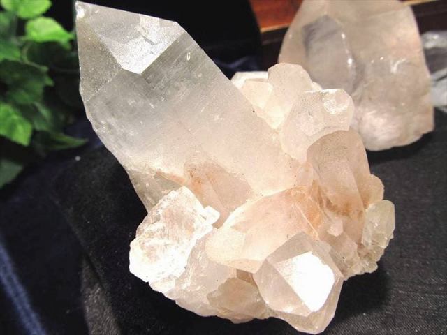 マニカラン産 水晶 ポイント 重さ約150g-200g 1個売り 『地球最後の