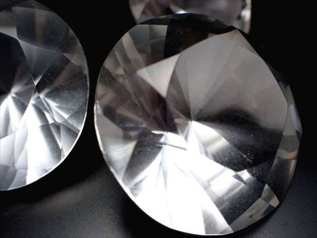 デンバー展示会商品 天然水晶ダイヤモンドカットストーン 約22g-24g 1