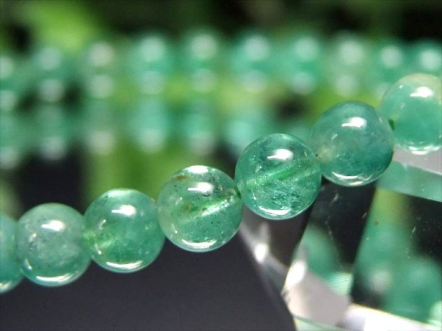 抜粋鑑別済み 5A級 エメラルド 翠玉 ブレスレット 5.5mm×33珠 世界4大宝石 透明度抜群 翠玉 緑玉 ザンビア産