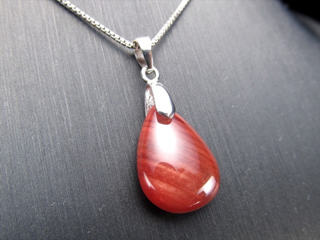 アンデシン ドロップ型 ペンダントトップ 幅約13mm×17mm 重さ約1.8g 超透明 本当の自分 に近づく変化を促す石 極上カラーチェンジアンデシン中性長石 一点物