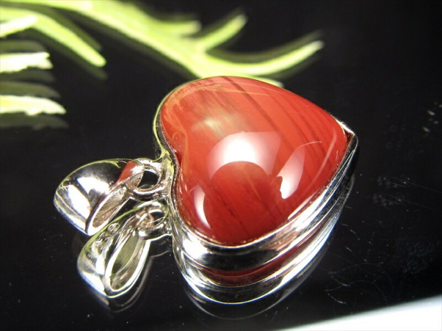 アンデシン 枠あり ハート型 ペンダントトップ 幅約16mm×17mm 重さ2.5g 超透明 極上カラーチェンジアンデシン silver925 中性長石 チベット産