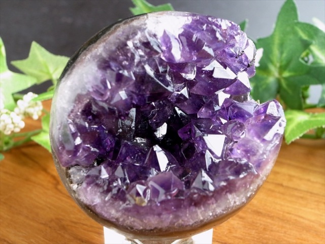 レアな笑口のアメジスト アメジスト 笑口 紫水晶 丸玉 台座付 直径 55mm 重さ 183g 透明 愛の守護石 癒しと安らぎの石 一点もの ブラジル産