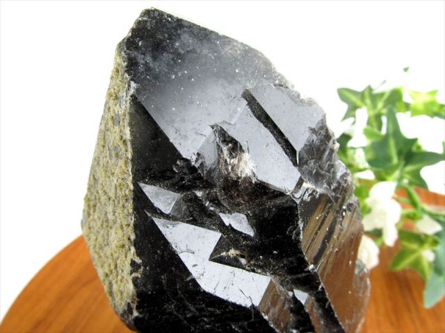 天然の黒光り 天然 黒水晶 モリオン クラスター原石 重さ456g 最大幅約108mm 大自然の力強さを感じる漆黒の水晶 どっしりとした太め結晶