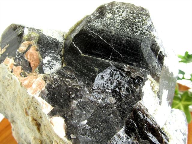 天然の黒光り 天然 黒水晶 モリオン クラスター原石 重さ1281g 最大幅約138mm 大自然の力強さを感じる漆黒の水晶 どっしりとした太め結晶