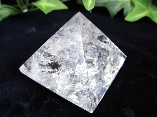 5A 激レア・虹入り レムリアン水晶 ピラミッド置物 高さ約31mm 重さ64.5g ギャランティーカード付 古代の叡智を封じ込めた水晶 レムリアンクリスタル