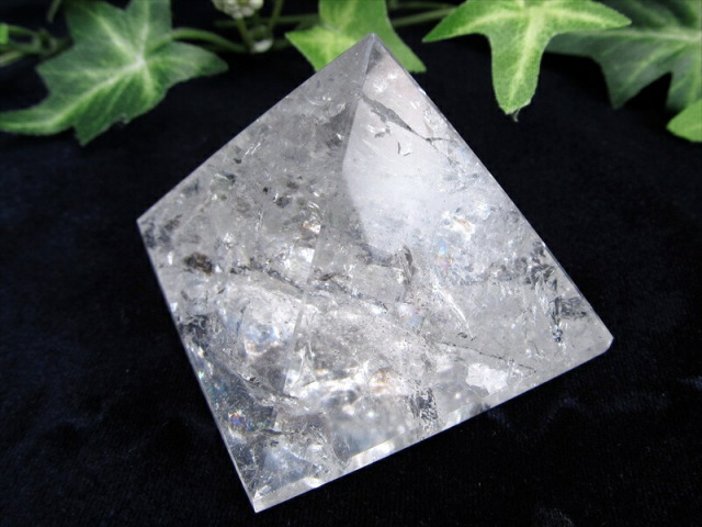 5A 激レア・虹入り レムリアン水晶 ピラミッド置物 高さ約40mm 重さ122g ギャランティーカード付 古代の叡智を封じ込めた水晶 レムリアンクリスタル