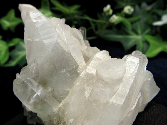 ヒマラヤ山脈の最高品質水晶 マニハール産 水晶クラスター 最大幅 約68mm 重さ 約180g 厳選1点物 クル地区・マニハール産