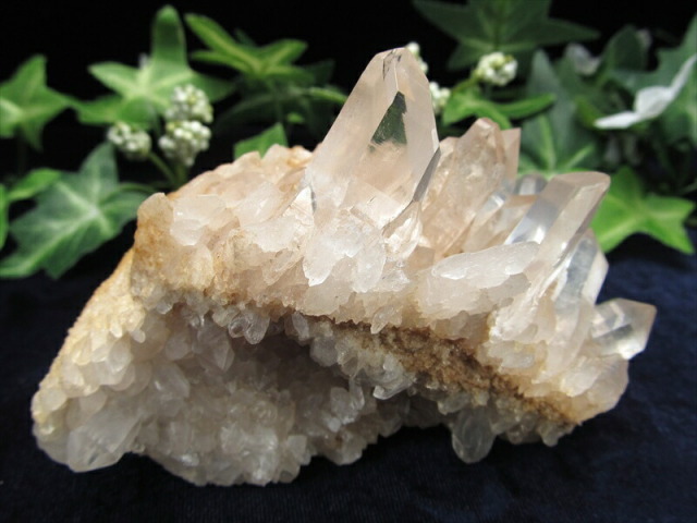 希少 ほんのりピンク『地球最後の秘境』ヒマラヤより直送 マニカラン産水晶クラスター 最大幅約93mm 重さ246g キングオブクォーツ 稀少1点物