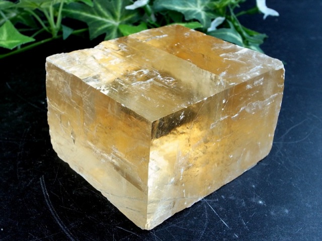 高品質 ゴールデンカルサイト 結晶 ブロック 約510g 超透明 繁栄と成功の象徴 透明感あり 繁栄 成功 希望を表す石