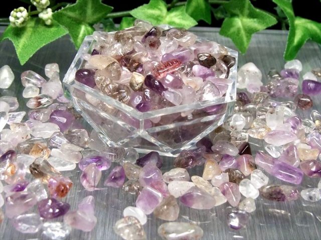 スーパーセブン さざれ クリスタル 200グラム 多鉱物を閉じ込めた水晶