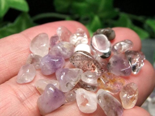 スーパーセブン さざれ クリスタル 200グラム 多鉱物を閉じ込めた水晶