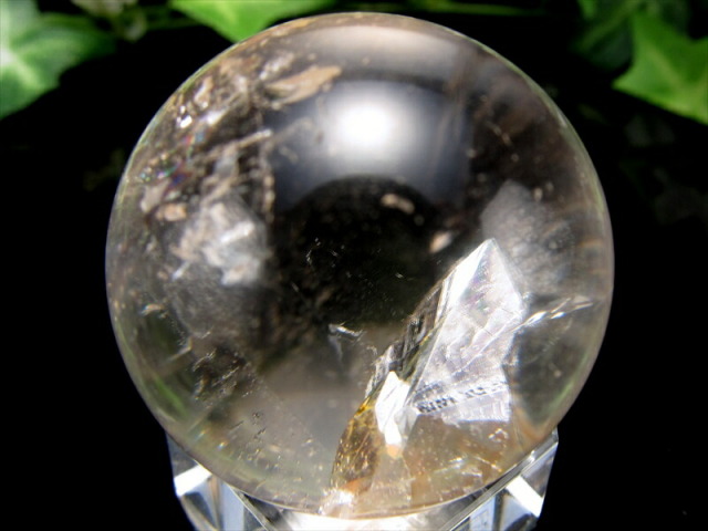 超希少 虹・貫入入り 透明 マニフェストクォーツ丸玉 置物 台座付 直径32mm 重さ49g 激レア くっきり貫入水晶 レインボー 虹入り水晶