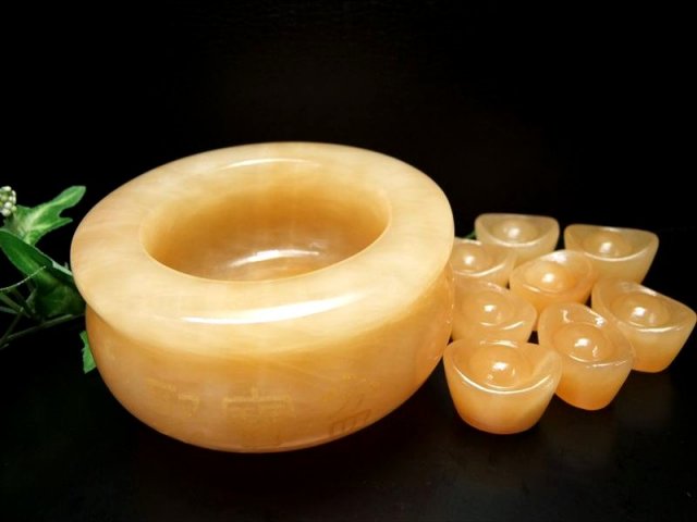 アラゴナイト 元宝 8個&聚寶盆セット 聚寶盆サイズ幅約10cm 高さ約5.5