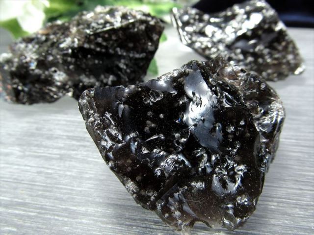 黒曜石　原石　パワーストーン　657g 満天の星のような黒曜石 クリストバル石入りオブシディアン 黒曜石