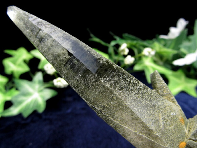 ギャランティーカード付き ガネーシュヒマール産 水晶クラスター 最大幅約122mm 重量約113g 神に最も近い場所で採掘される特別な水晶