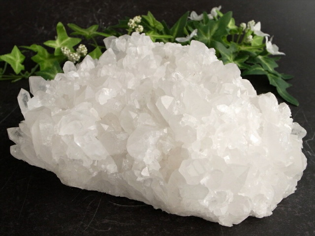 透き通る輝き 3A 四川 水晶 クラスター 幅160mm 重さ1310g キラキラ 純白結晶 妖精が宿る石 一点もの 四川省産 パワーストーン 天然石