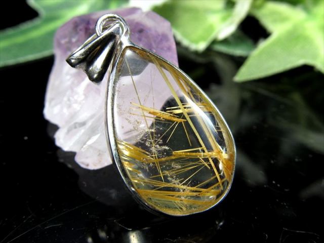 ゴールドルチルクォーツ ドロップ型ペンダントトップ 縦約20mm 重さ約