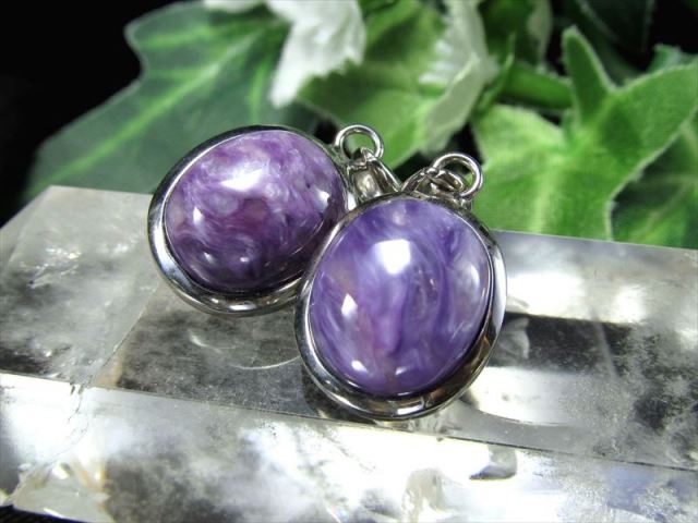 チャロアイト チャロ石 オーバル型ペンダントトップ 1個売り 石サイズ縦約12mm ぷっくりオーバル型 妖艶マーブル 鮮やかパープル 人徳を高める石 ロシア産