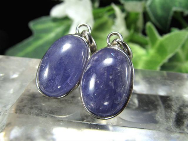 タンザナイト オーバル型ペンダントトップ 1個売り 石サイズ縦約13mm ぷっくりオーバル型 Silver925 人生を良い方向へと導く 神秘的なブルーパープル