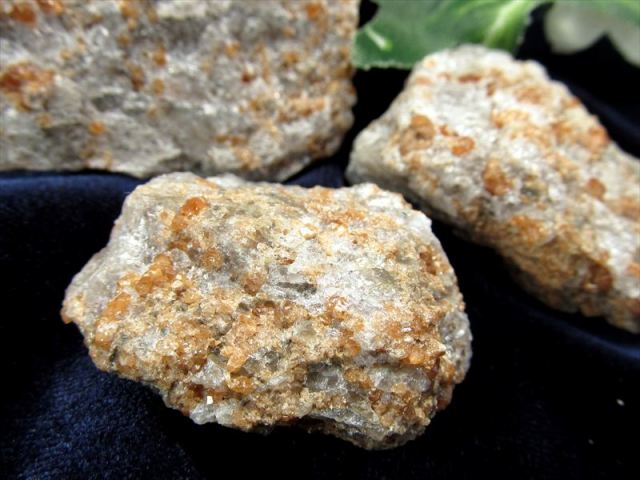 希少 国産原石 スペサルティン ガーネット ラフ原石 1個売り 重さ15g-25g 原石ならではの天然のエネルギー 愛知県豊川市萩町久田野産 パワーストーン 天然石