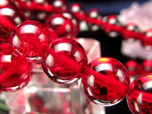 4A ルビーレッドアンバー ブレスレット 約5.5mm×36珠前後 発色美しいリトアニアアンバー 透明感×華やかさ インクルージョン入りの珠も バルト海産