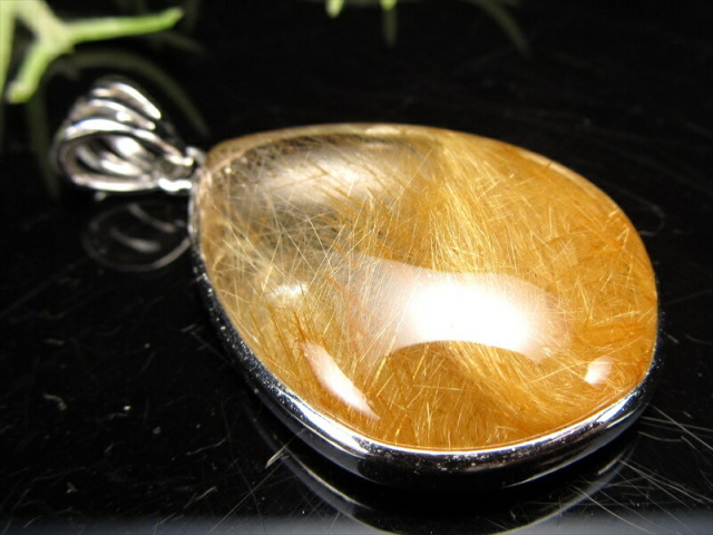 5A ゴールドルチルクォーツ マーキス型ペンダントトップ 縦約34mm 重さ約14.6g 超透明 煌めく金針 金運をもたらす石 1点物 ブラジル産