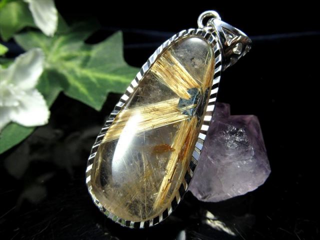 希少な太陽放射タイプ S級 ヘマタイト入り タイチン ゴールドルチル