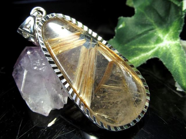 希少な太陽放射タイプ S級 ヘマタイト入り タイチン ゴールドルチル