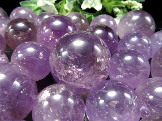 1個売り ラベンダーアメジスト 丸玉 直径約30mm-35mm 愛の守護石