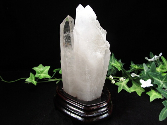 ファントムホワイトガーデンポリッシュAAAAA最高の雪水晶の存在感‼️大