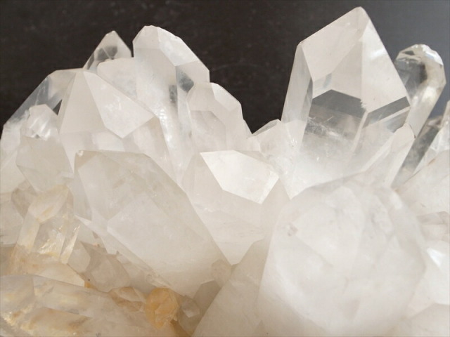 大地が育んだ光の宇宙 ブラジル産 水晶 クラスター 最大幅約230mm 重さ4952g 最高級 浄化 清らかな力をもつ全能の石 一点物 ブラジル産 パワーストーン 天然石