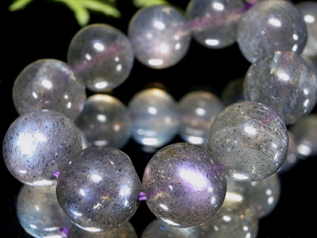 店頭展示中 超希少 パープル&ピンクシラー 5A ラブラドライト ブレスレット 9mm×21珠 スペクトロライト 透明感あり 神秘的な色合い 自由を象徴する石