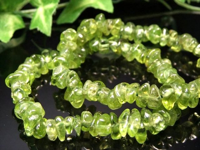 ペリドット さざれ デザインブレスレット 石サイズ約7mm-15mm 夫婦愛・平和の象徴 ミャンマー産 パワーストーン 天然石