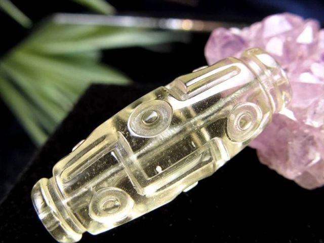 数量限定入荷 貴重天珠 リビアングラス 九眼天珠 重さ約4.4g 幅約28.87mm 宇宙起源の絶大なパワー 立身出世・願望実現・合格祈願・必勝祈願