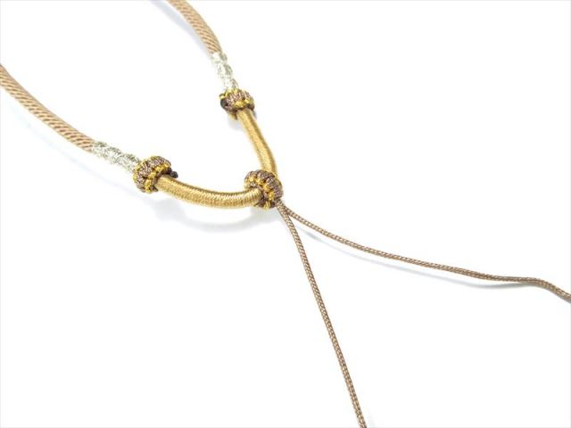 デザイン組み紐ネックレス ベージュカラー紐 首周りサイズ約60cm前後