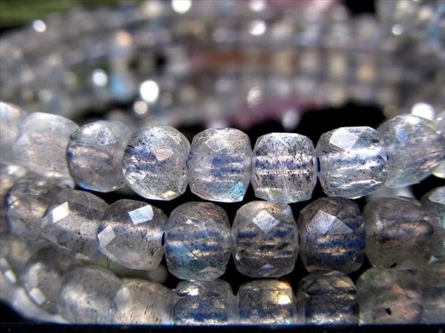 高コスパ 激安特価 ラブラドライト キューブカット ブレスレット 幅約4.5mm キラキラキューブカット 合わせやすいシンプルデザイン 色とりどりの美しいシラー