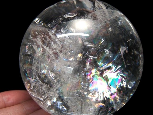 バイヤー厳選 5A 天然 虹入り 水晶 丸玉 台座付き 重さ1041g φ91mm レインボー水晶 すべての浄化と純粋さの象徴 極上天然石 一点もの ブラジル産