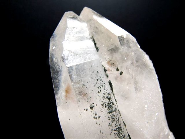 激レア ゴールデンファントム入り ヒマラヤ産 水晶 結晶原石 専用木製台座付 重さ 853g ヒマラヤの神々しき息吹を宿して ファントムの層が増幅する