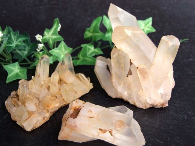 タンジェリンクォーツ イエロータイプ クラスター 原石 1個売り 50g-70g 可愛らしいみかん水晶 疲労回復 知性や想像力を高める 蜜柑水晶 マダガスカル産