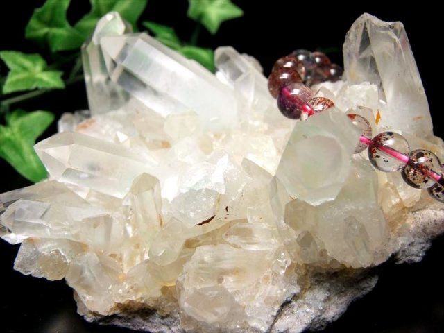 限定5個 激レア・緑の山並みを閉じ込めた水晶 エメラルドグリーンファントムクォーツ クラスター 幅120mm 重さ519g 『約束の地』アフリカ大陸の南東