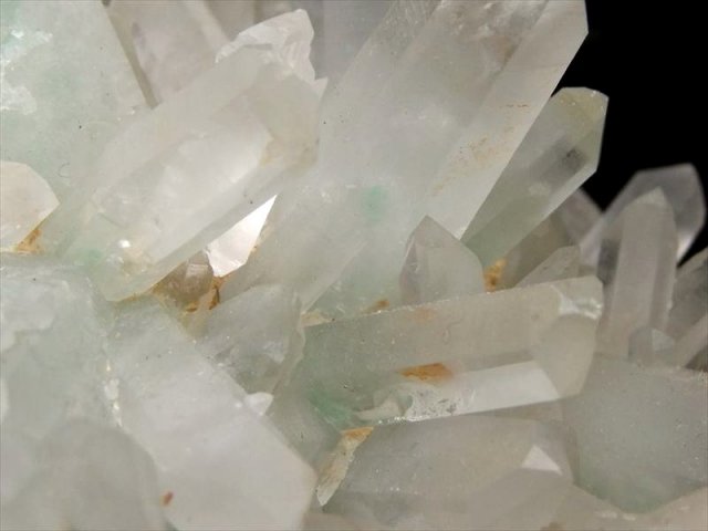 クォーツファントムクラスター 限定5個 激レア・緑の山並みを閉じ込めた水晶 エメラルドグリーン