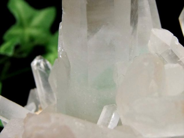 限定5個 激レア・緑の山並みを閉じ込めた水晶 エメラルドグリーン