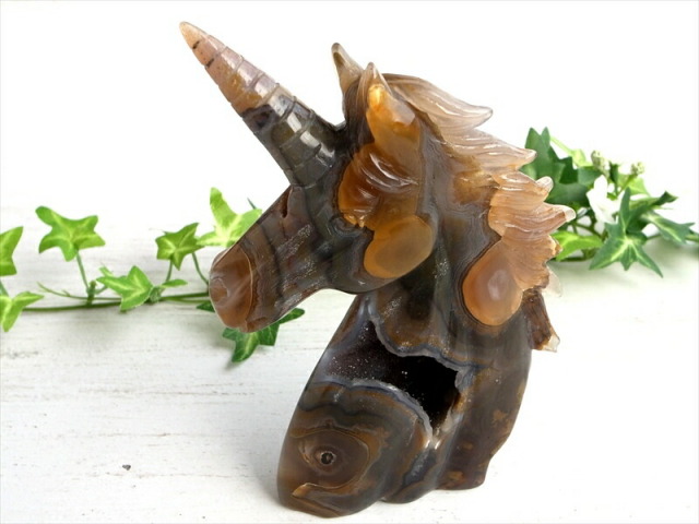2026年の干支 メノウ 瑪瑙 ユニコーン 彫刻置物 高さ134mm 重さ355g 縁起物 成功運 出世運 勝負運 強力な邪気払い、魔除けの石